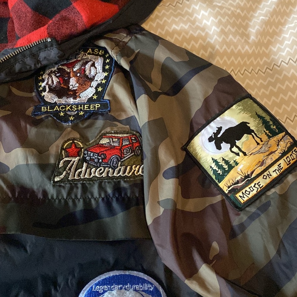 Copper Rivet windbreaker pullover jacket with patches - Picture 10 of 16